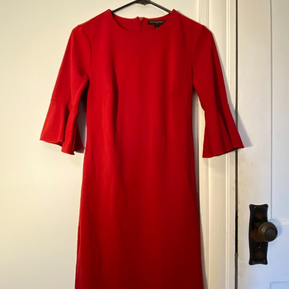 🎉LAST CHANCE! Red Banana Republic Bell Sleeve Knee Length Dress